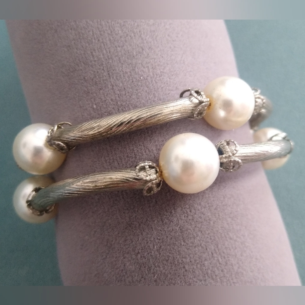 Silver/Pearl Adjustable Bracelet